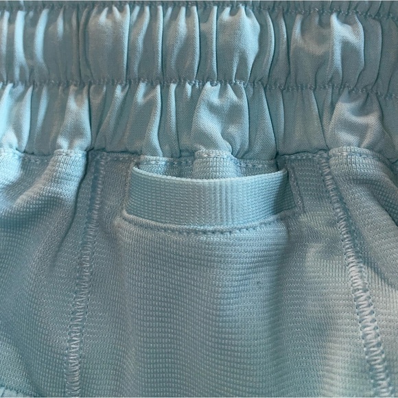 LULULEMON RARE HOTTIE HOT ICING BLUE SHORTS 2.5” - Picture 5 of 6